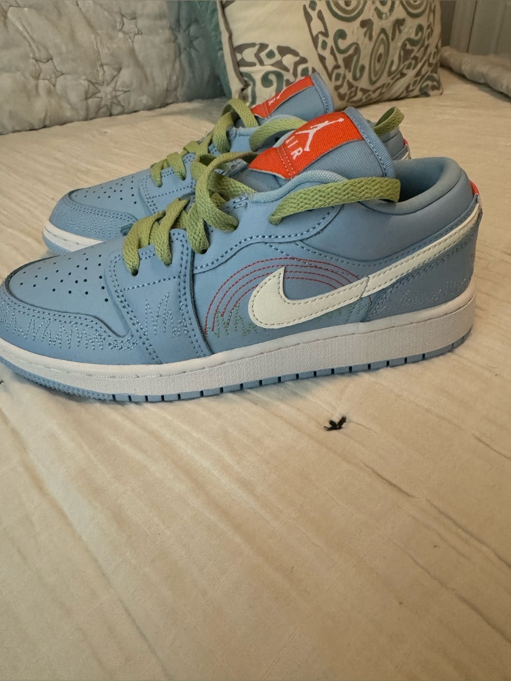 Nike Air Jordan low- girls shoe
NEW WITHOUT BOX.